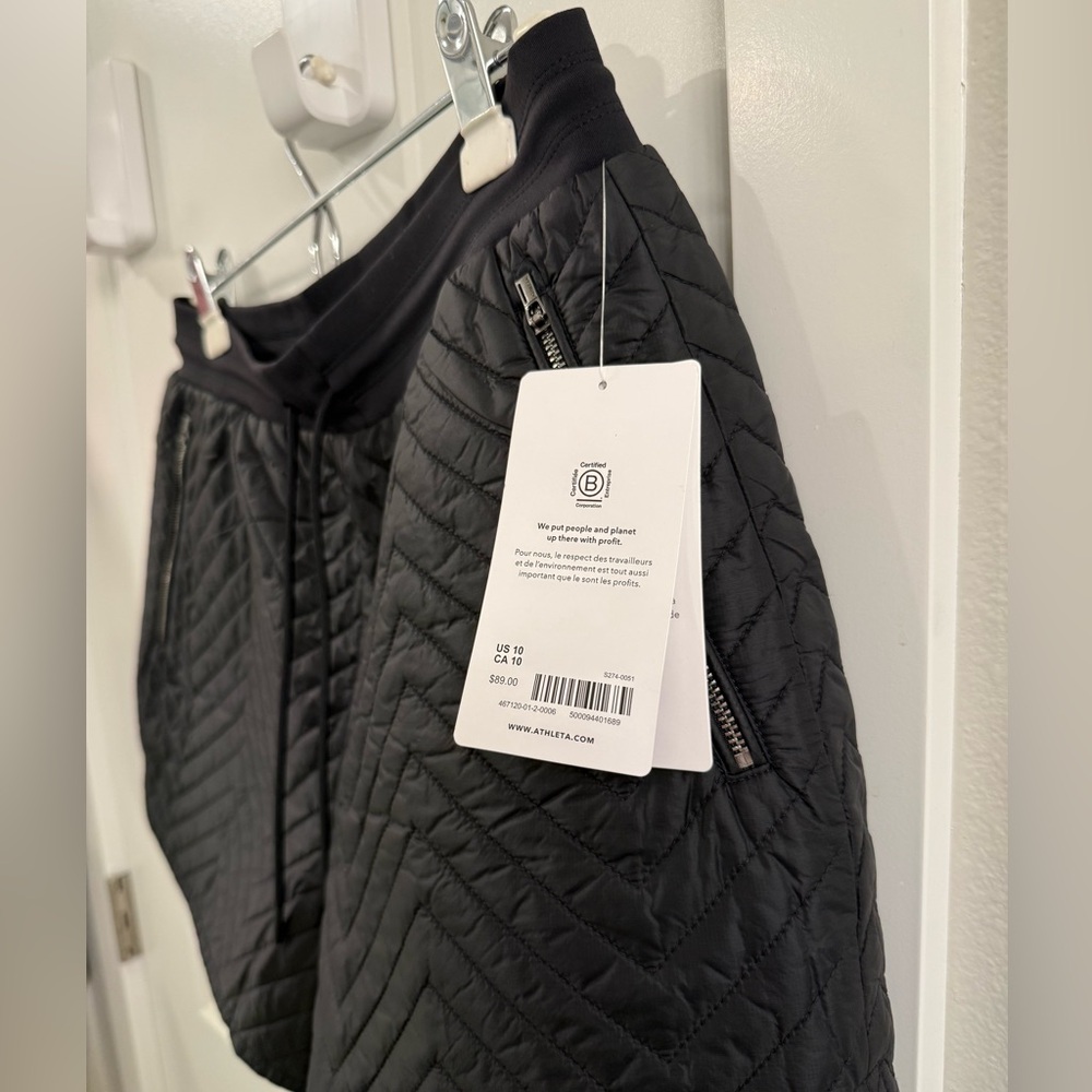 NWT Athleta Sz 10 (M) black quilted shorts - Picture 5 of 6